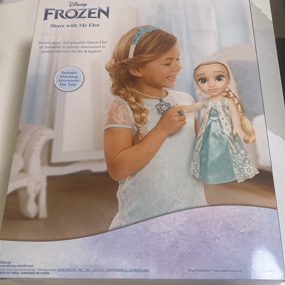 New in Box Disney Frozen Share with Me Elsa - Picture 5 of 5
